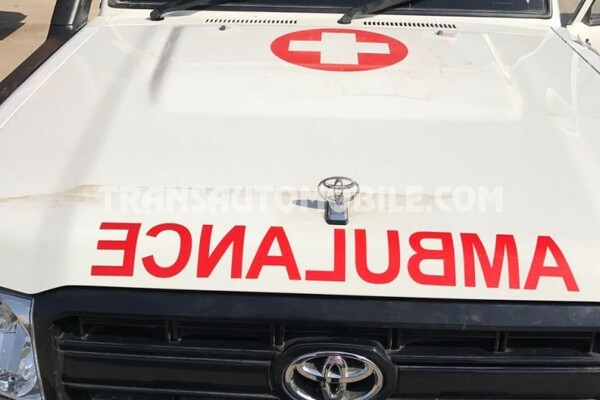 Toyota land cruiser 78 metal top vdj v8 4.5l diesel ambulance rhd white