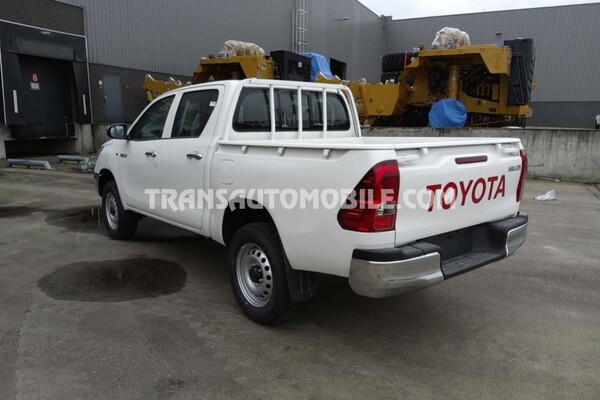 Toyota hilux / revo pick-up double cabin pack security 2.4l turbo diesel blanc