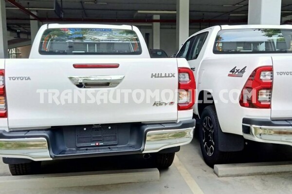 Toyota hilux / revo pick-up revo 2.4l diesel rhd double cab 4x4  mid blanc