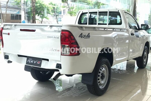 Toyota hilux / revo pick-up single cab 2.8l diesel rhd blanco