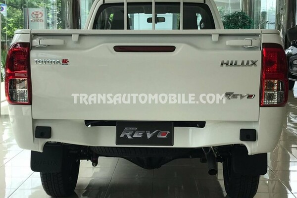 Toyota hilux / revo pick-up single cab 2.8l diesel rhd white