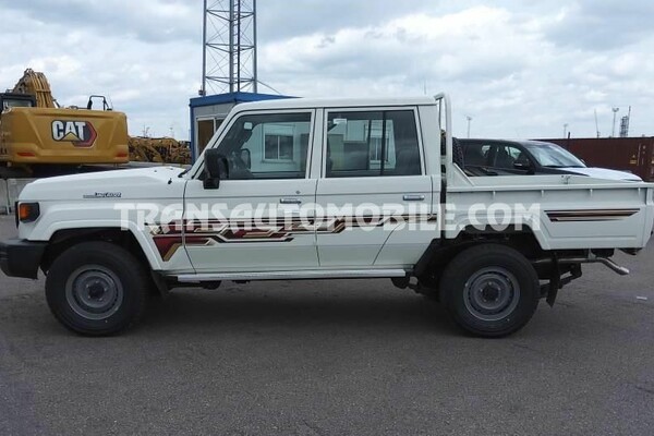 Toyota land cruiser 79 pick-up grj double cabin 4.0l essence 5 seats/places